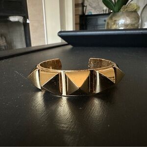C. Wonder Gold Pyramid Stud Bracelet